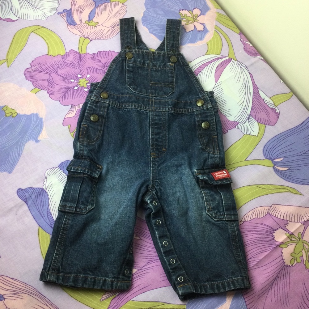 NWOT Old Navy Baby Blue Jean Overalls Unisex 6/12M